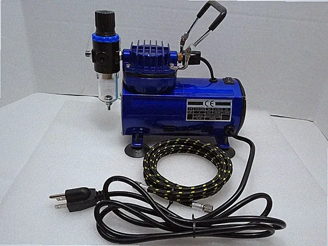 1/5 HP Airbrush Compressor w/Regulator, Moisture trap & Auto Shutoff