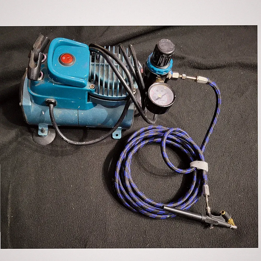 Master Airbrush MAS TC-40 Air Compressor w/ Regulator, Hose & Airbrush