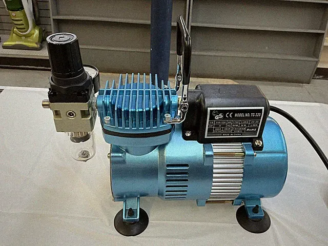 Master Airbrush TC-320 Airbrush Air Compressor C4